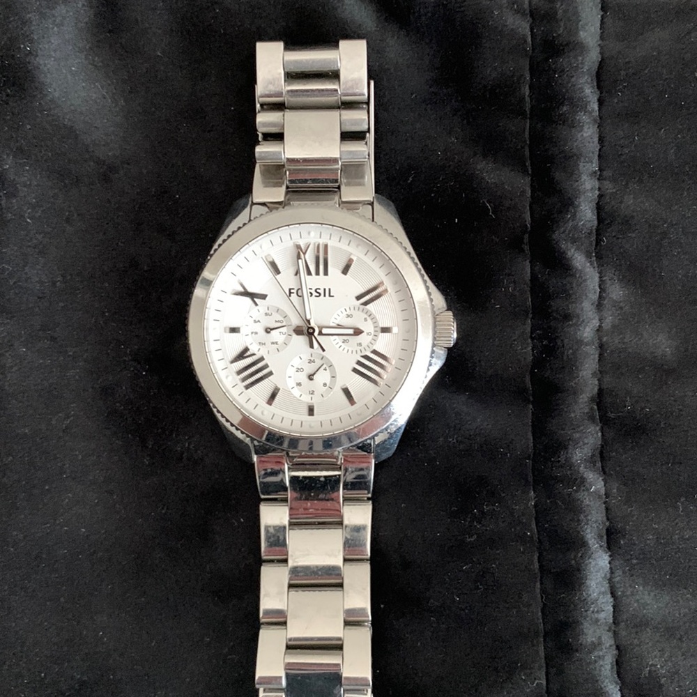 Fossil women’s large face watch